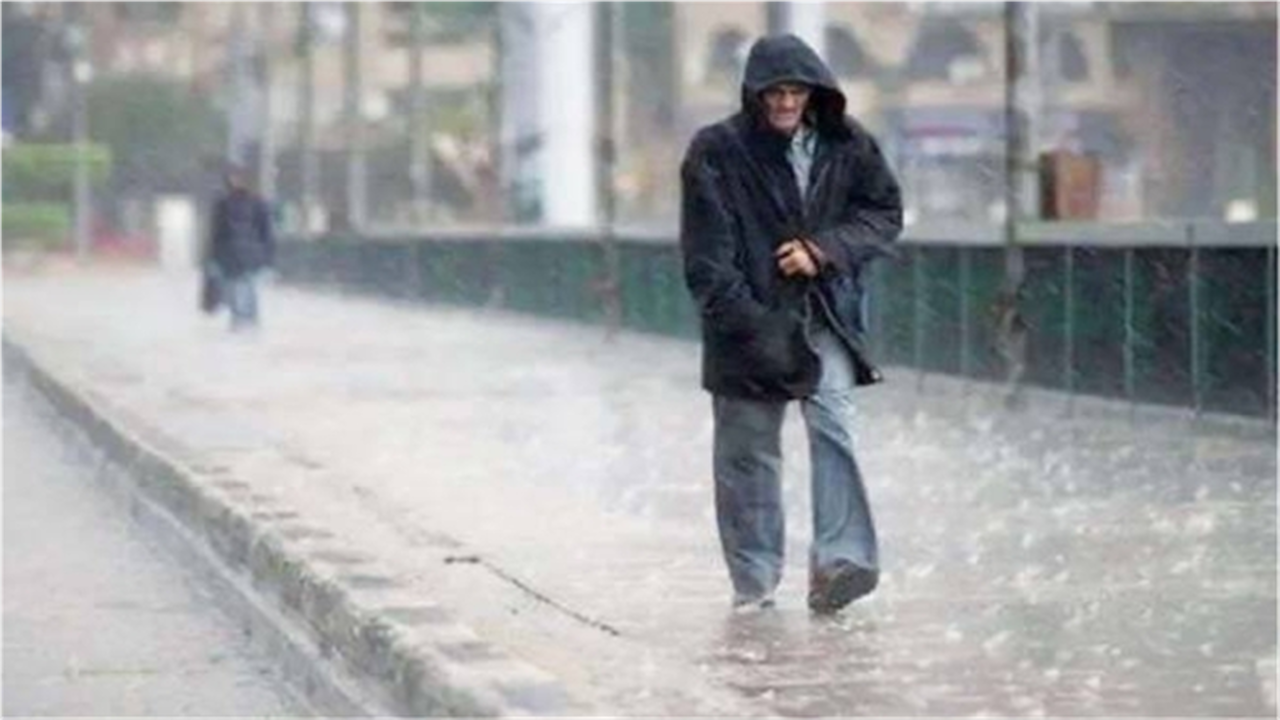 بسبب كتل هوائية.. الأرصاد تحذر من تغيير نوع الملابس خلال الأيام المقبلة